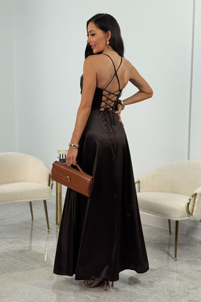 NATHALIE – brązowa satynowa sukienka maxi gorsetowa