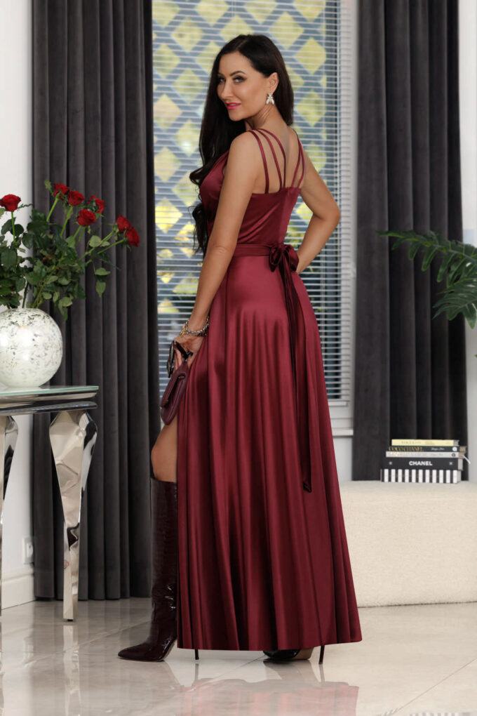 MARINA Satin – bordowa satynowa sukienka maxi