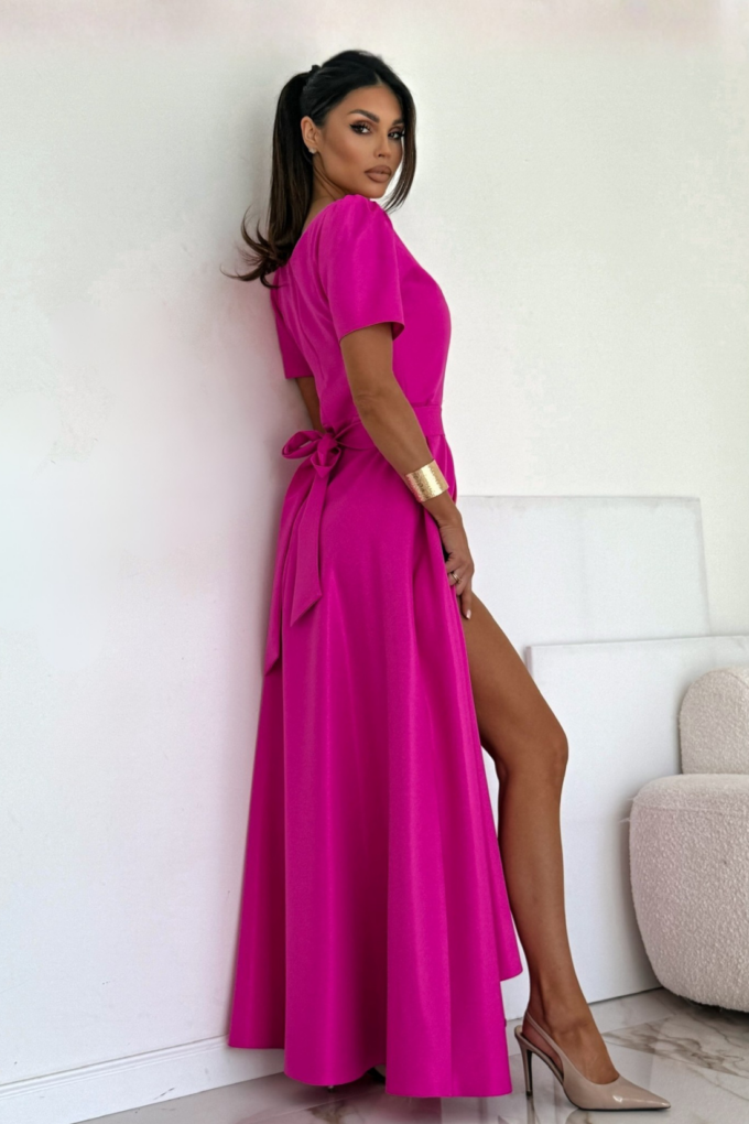 RUBI – fuksjowa sukienka maxi z dopinanym kwiatem