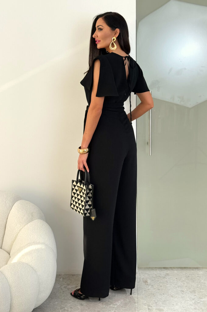 TRIS - czarny elegancki kombinezon z złotą broszką