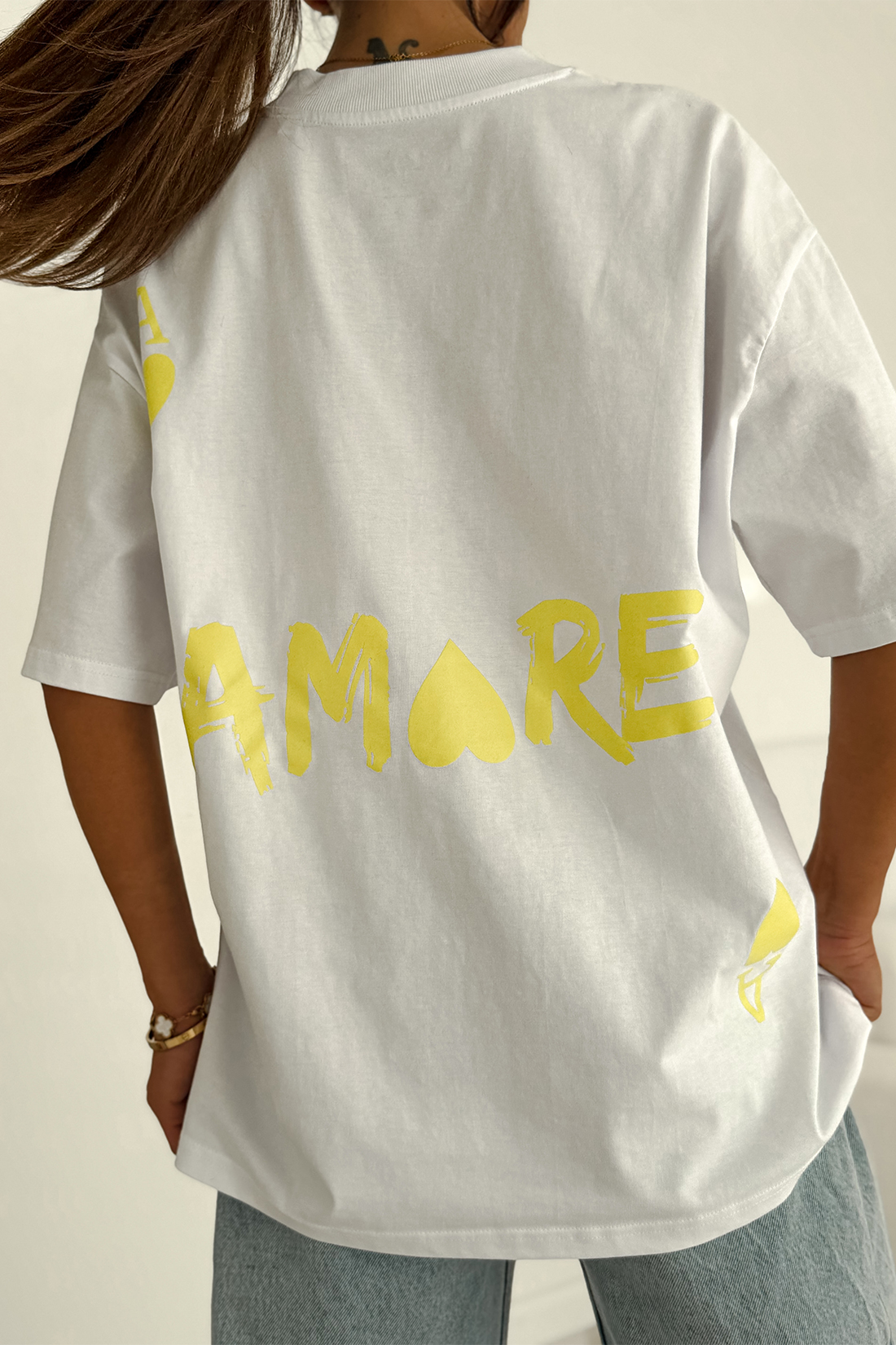 AMORE – biały t-shirt damski oversize z żółtym nadrukiem