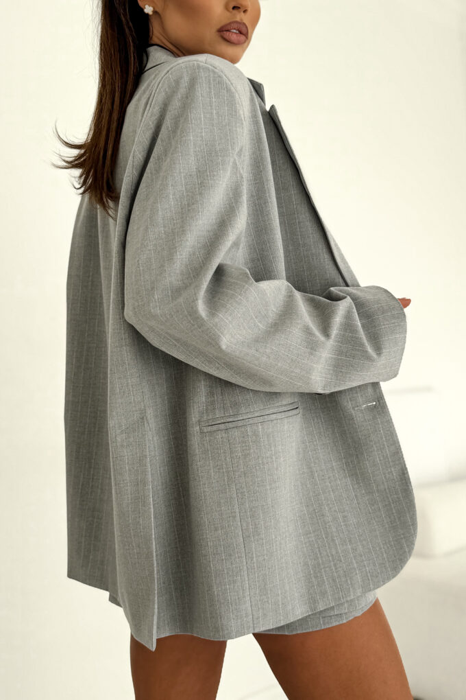 ALVA – szara marynarka damska oversize w tenisowe paski