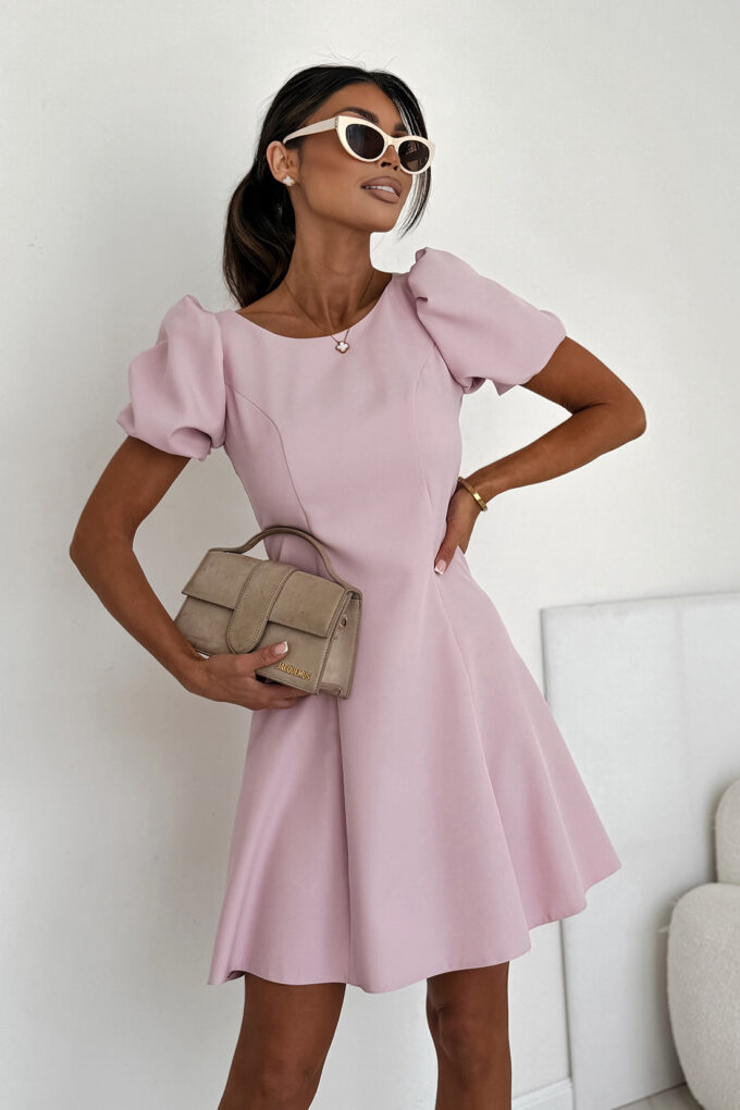 CHANEL – pudrowy róż sukienka mini z balonowymi rękawami