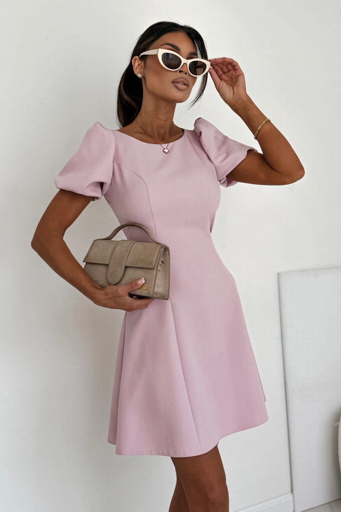 CHANEL – pudrowy róż sukienka mini z balonowymi rękawami