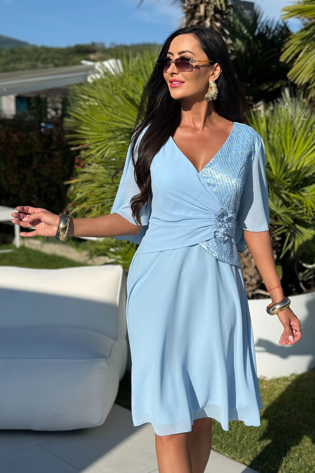 BH539-1 - błękitna sukienka midi plus size - obrazek 3
