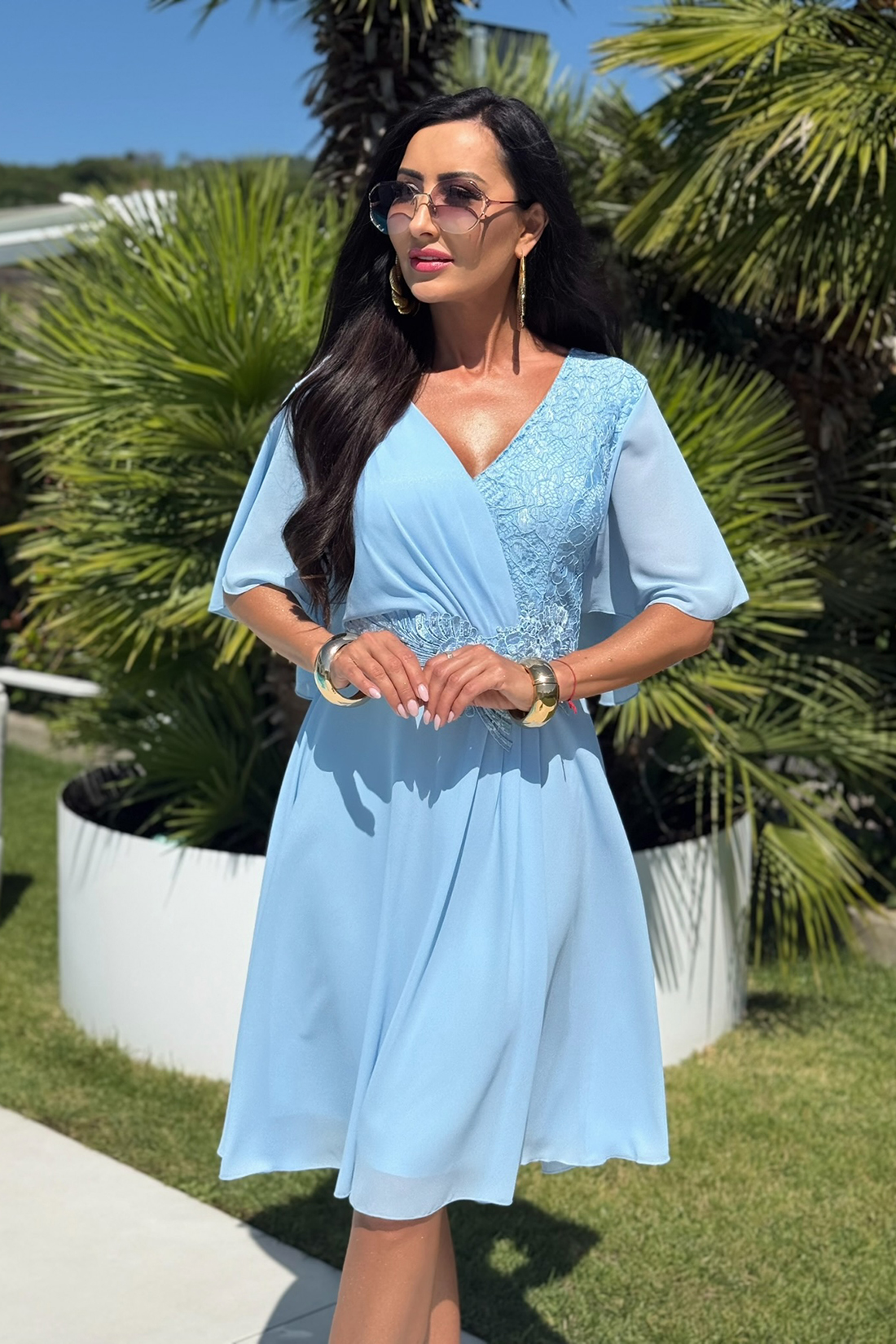 BH640-1 – błękitna sukienka midi plus size - obrazek 3