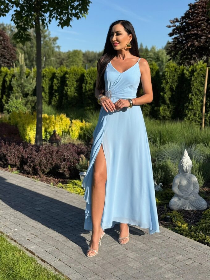 BH519 – błękitna elegancka sukienka maxi z falbaną