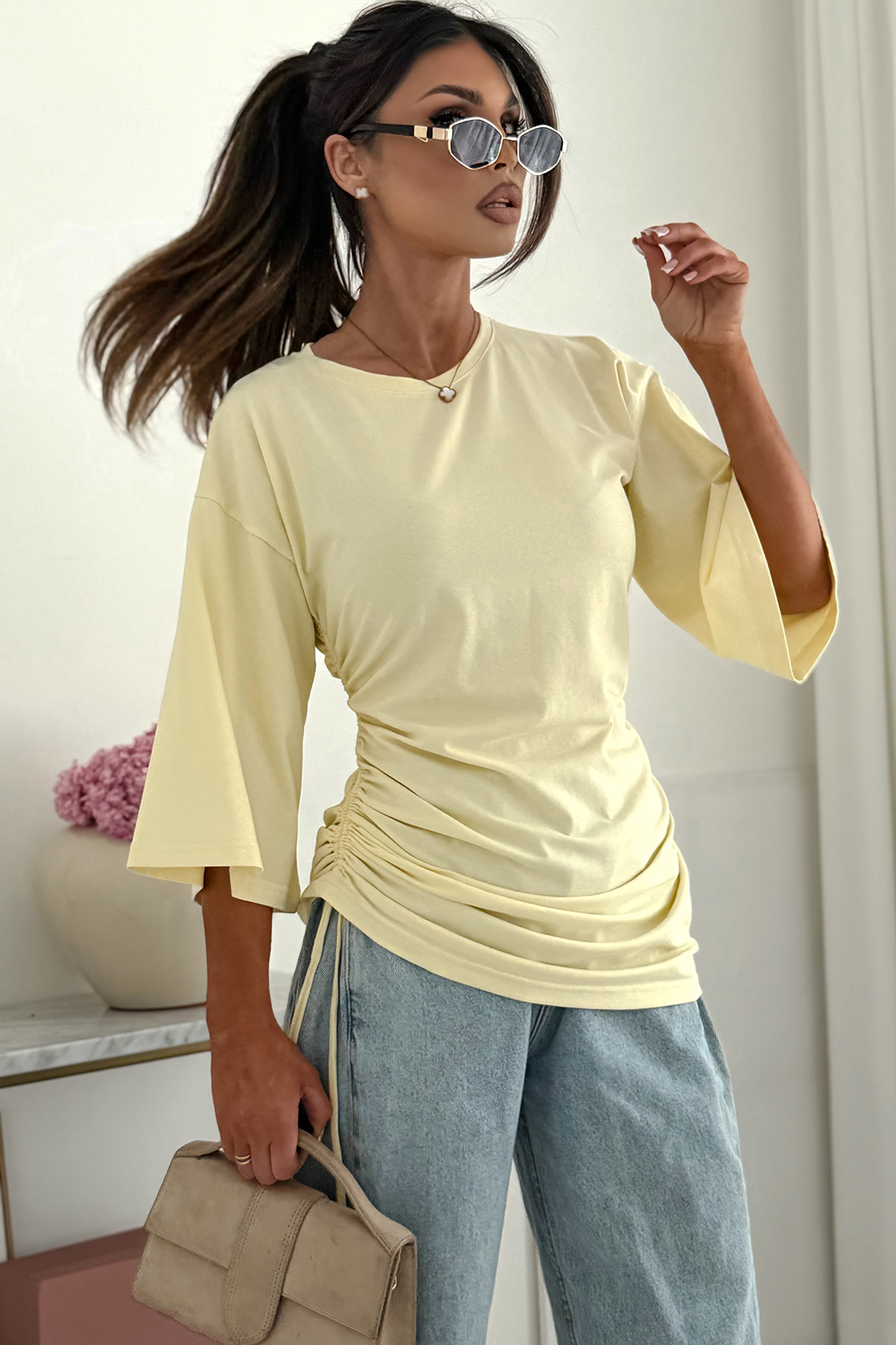 DOLCE – żółty t-shirt z regulowaną długością - obrazek 3